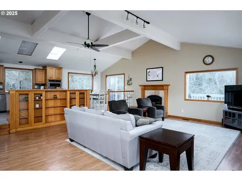 27623 Kingsley Road Scappoose OR 97056