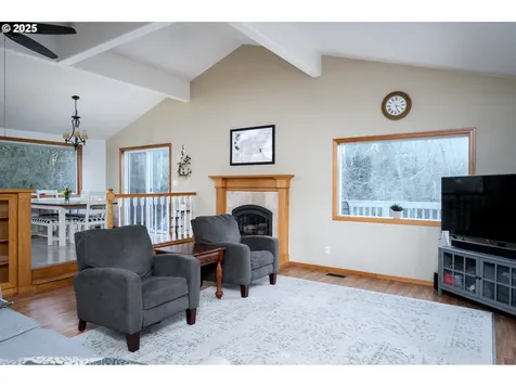 27623 Kingsley Road Scappoose OR 97056
