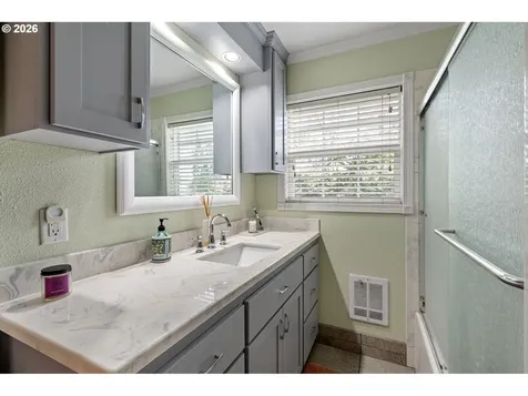 1810 Minda Drive Eugene OR 97401