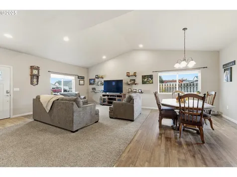 1914 SW 2nd Drive Pendleton OR 97801