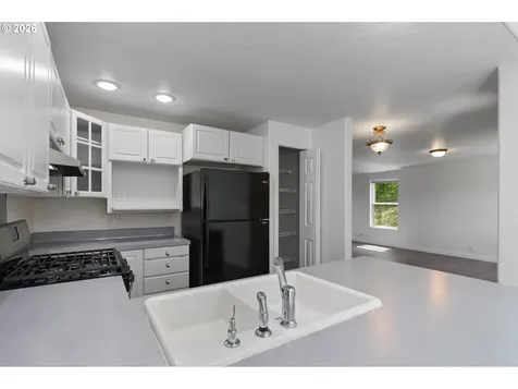 149 73rd Street Springfield OR 97478