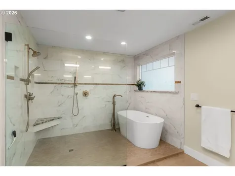 767 10th Street Lake Oswego OR 97034