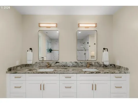 767 10th Street Lake Oswego OR 97034