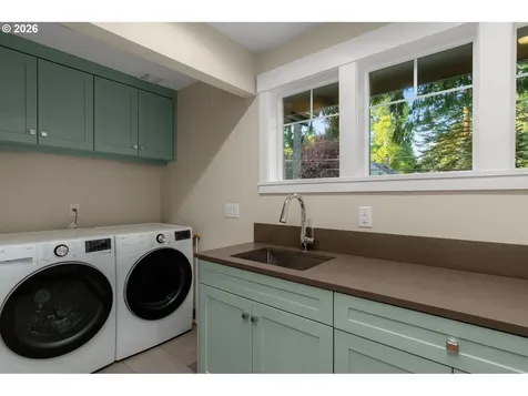 767 10th Street Lake Oswego OR 97034