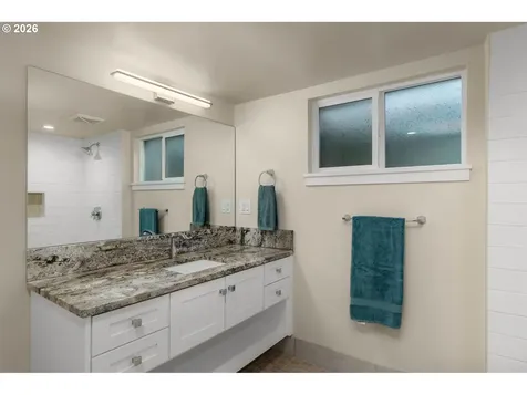 767 10th Street Lake Oswego OR 97034