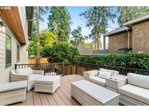 767 10th Street Lake Oswego OR 97034