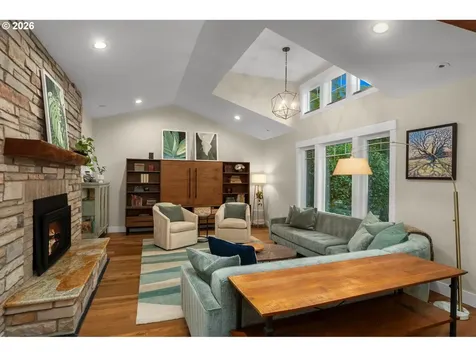 767 10th Street Lake Oswego OR 97034