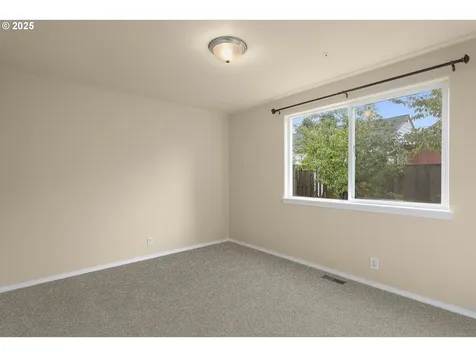 5045 SE 70th Avenue Portland OR 97206