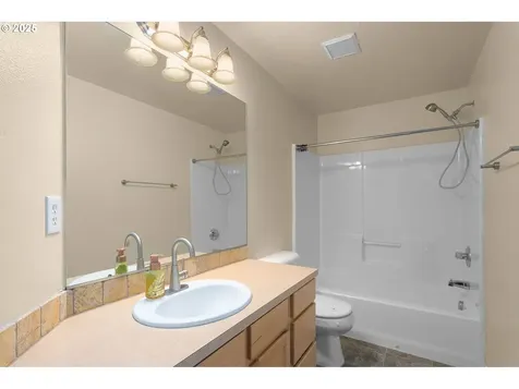 5045 SE 70th Avenue Portland OR 97206