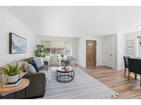 17867 NE Wasco Street Portland OR 97230