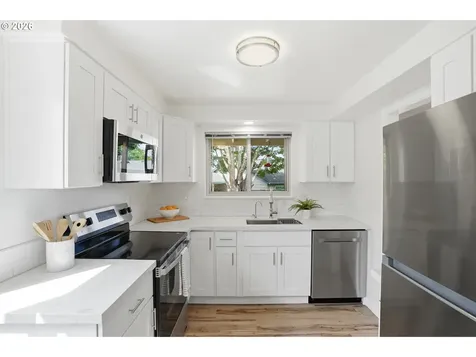 17867 NE Wasco Street Portland OR 97230