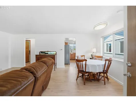 17867 NE Wasco Street Portland OR 97230