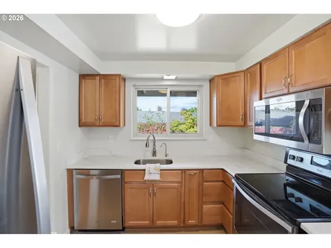 17867 NE Wasco Street Portland OR 97230