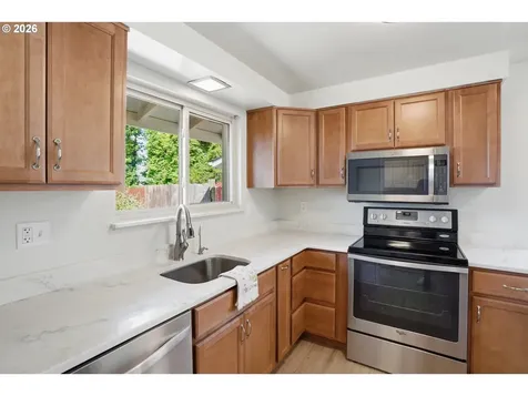 17867 NE Wasco Street Portland OR 97230