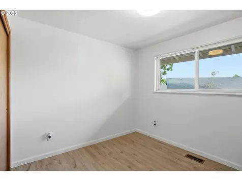 17867 NE Wasco Street Portland OR 97230