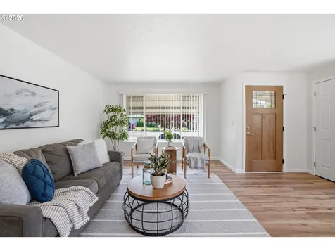 17867 NE Wasco Street Portland OR 97230