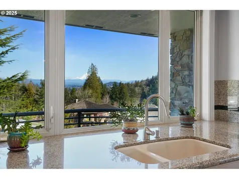 50 SE Avondale Court Gresham OR 97080