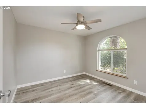 3945 Bambi Avenue NE Salem OR 97301
