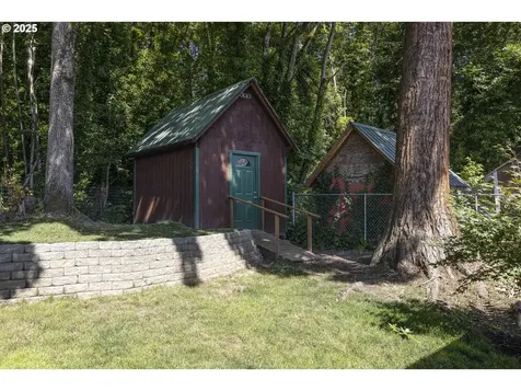 3945 Bambi Avenue NE Salem OR 97301