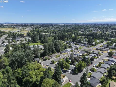 3945 Bambi Avenue NE Salem OR 97301