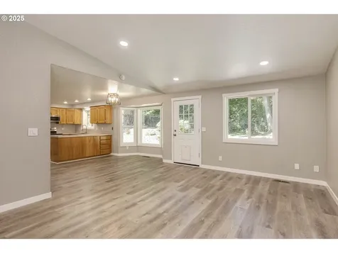 3945 Bambi Avenue NE Salem OR 97301