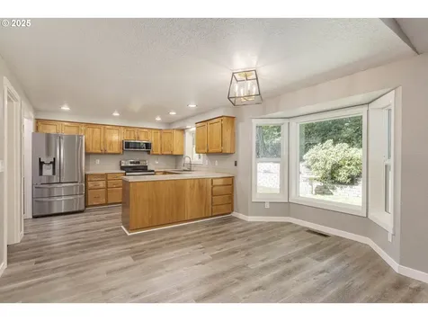 3945 Bambi Avenue NE Salem OR 97301