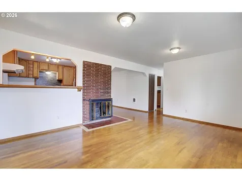 9234 SE Salmon Street Portland OR 97216