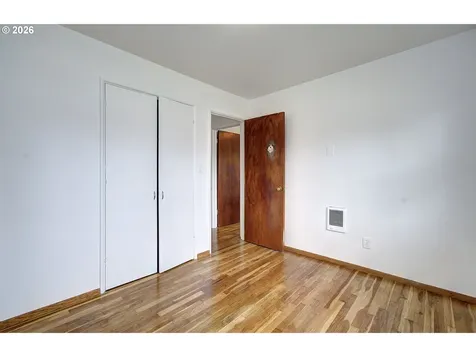 9234 SE Salmon Street Portland OR 97216