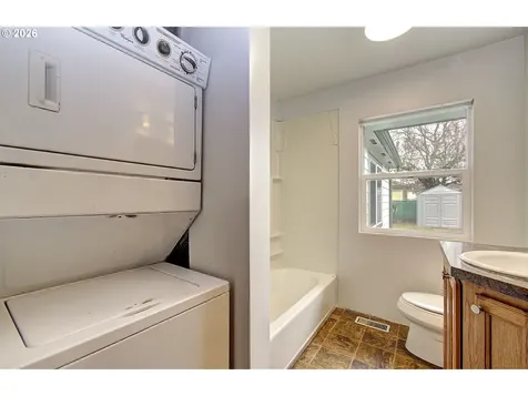 9234 SE Salmon Street Portland OR 97216