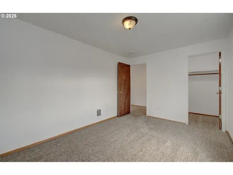 9234 SE Salmon Street Portland OR 97216