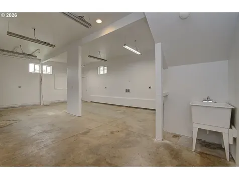 9234 SE Salmon Street Portland OR 97216