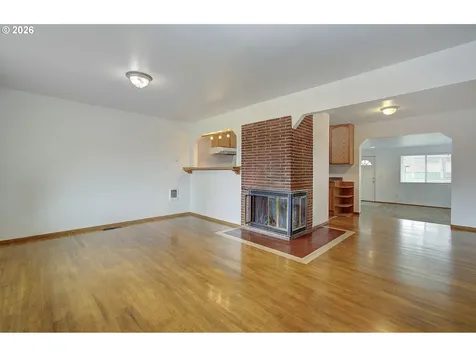 9234 SE Salmon Street Portland OR 97216