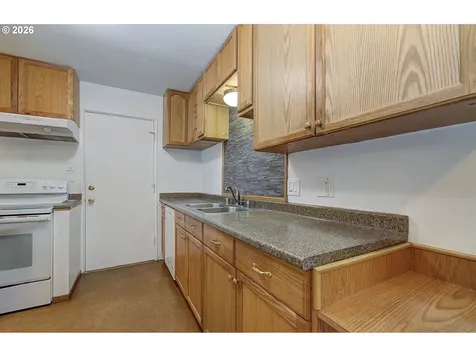 9234 SE Salmon Street Portland OR 97216