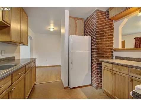 9234 SE Salmon Street Portland OR 97216