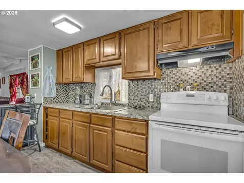 13531 Clairmont Way Oregon City OR 97045