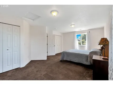 1455 NE Jessica Loop Hillsboro OR 97124