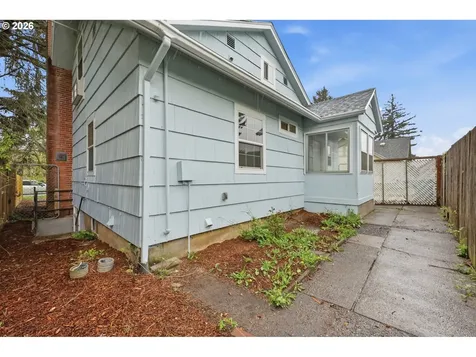 3206 SE 87th Avenue Portland OR 97266
