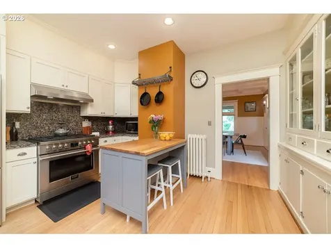 1621 NE Knott Street Portland OR 97212