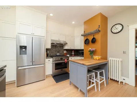 1621 NE Knott Street Portland OR 97212