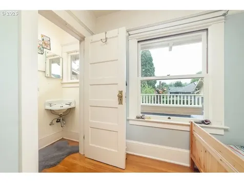 1621 NE Knott Street Portland OR 97212
