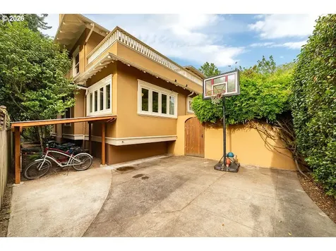 1621 NE Knott Street Portland OR 97212
