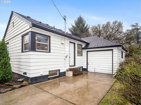2016 NE Dekum Street Portland OR 97211