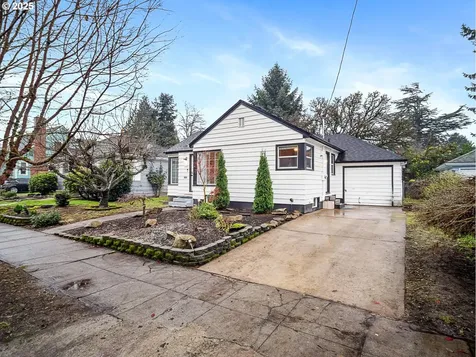 2016 NE Dekum Street Portland OR 97211
