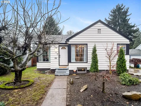 2016 NE Dekum Street Portland OR 97211