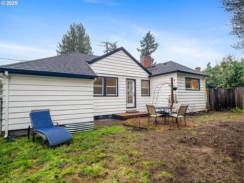 2016 NE Dekum Street Portland OR 97211