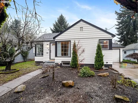 2016 NE Dekum Street Portland OR 97211
