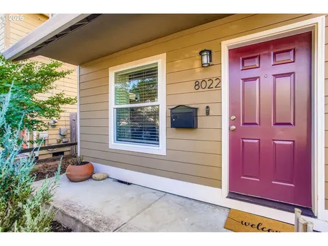 8022 NE Holladay Street Portland OR 97213