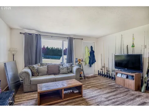 1060 Pacific Avenue Coos Bay OR 97420