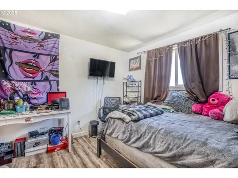 1060 Pacific Avenue Coos Bay OR 97420