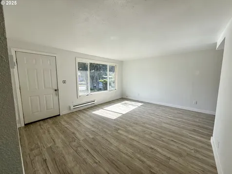 1060 Pacific Avenue Coos Bay OR 97420